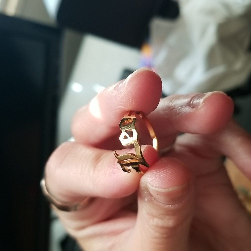 leo ring